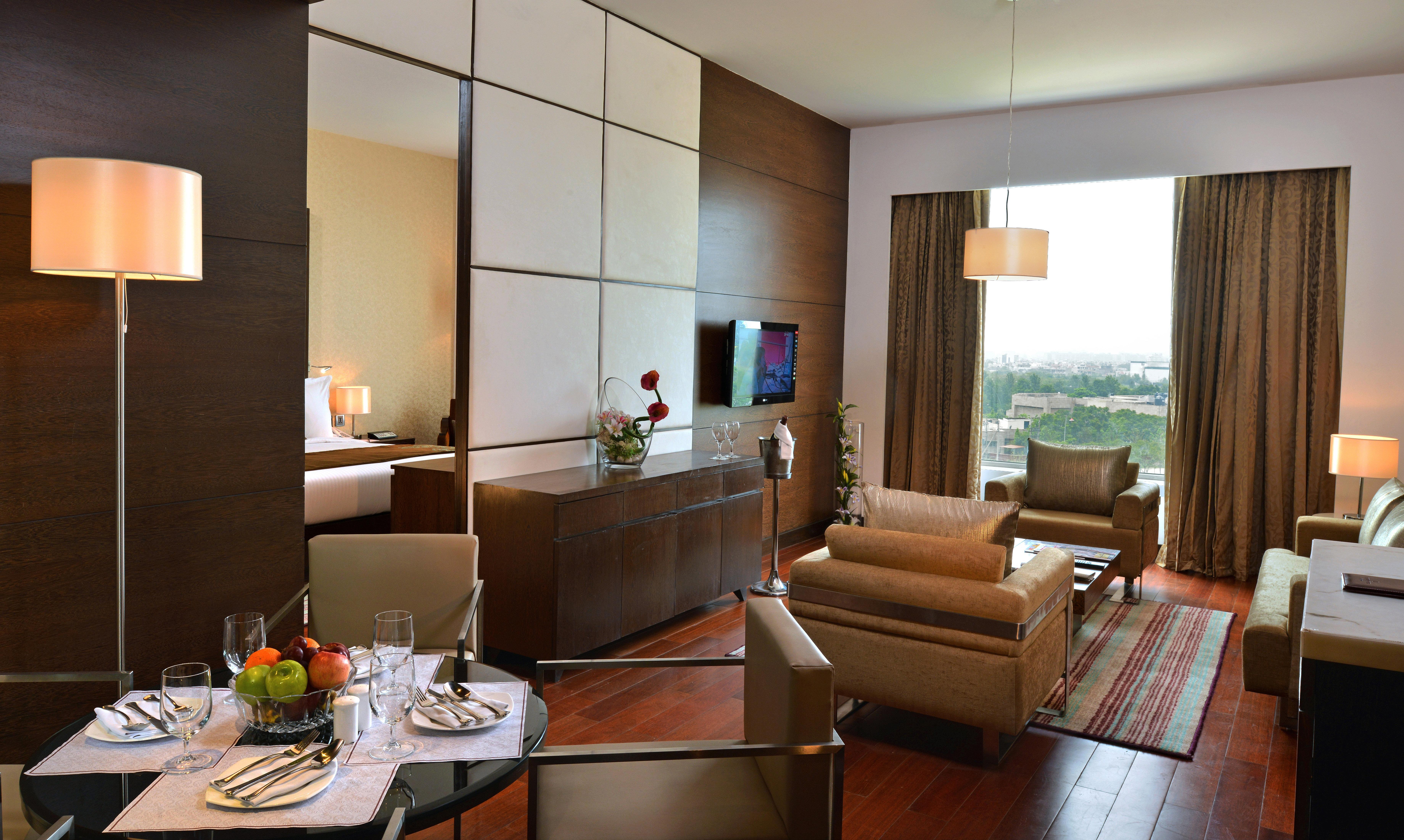 Holiday Inn Chandigarh Panchkula Zimmer foto Suite at the Taj Bengal