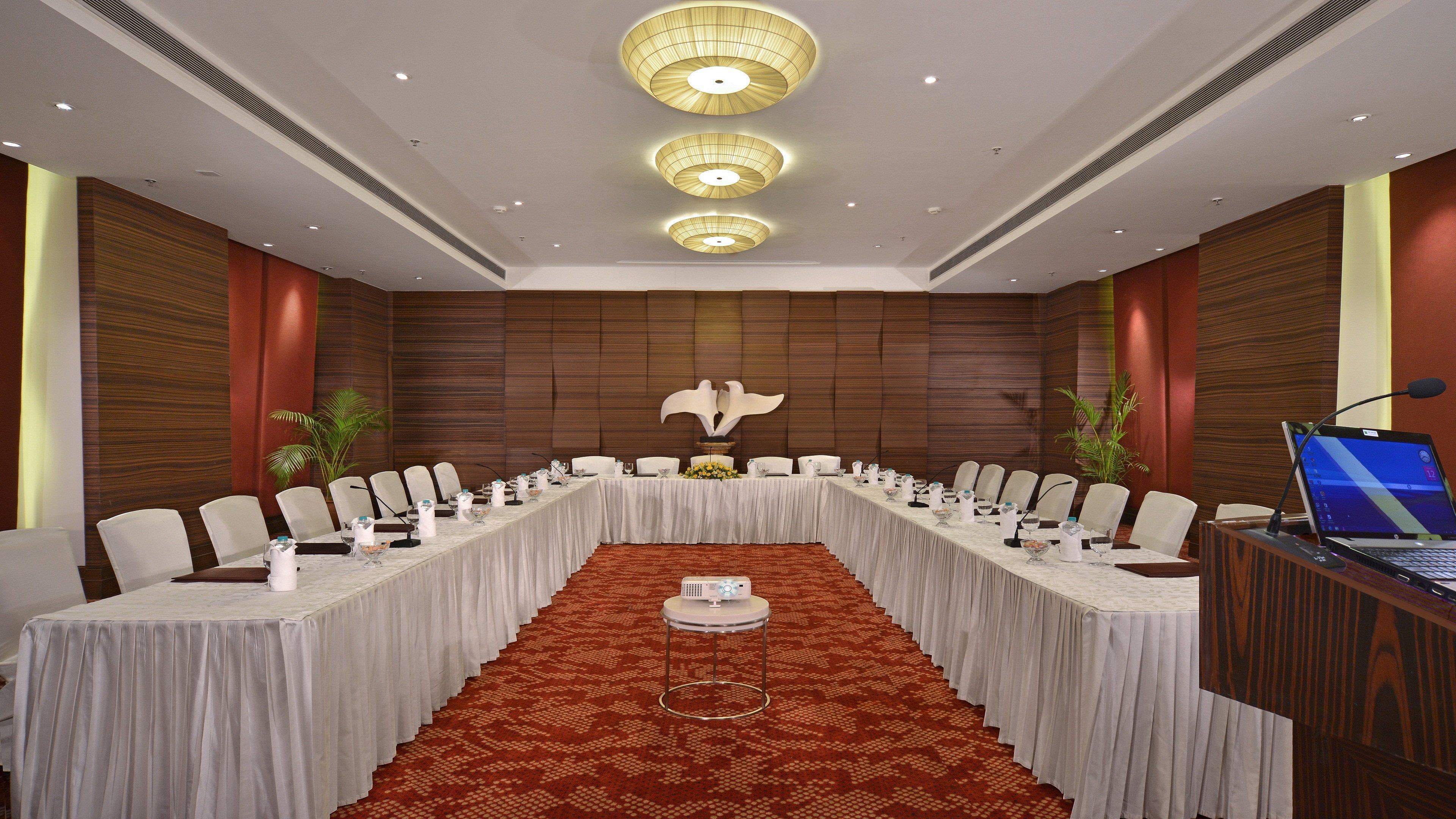 Holiday Inn Chandigarh Panchkula Exterior foto A meeting room at a hotel