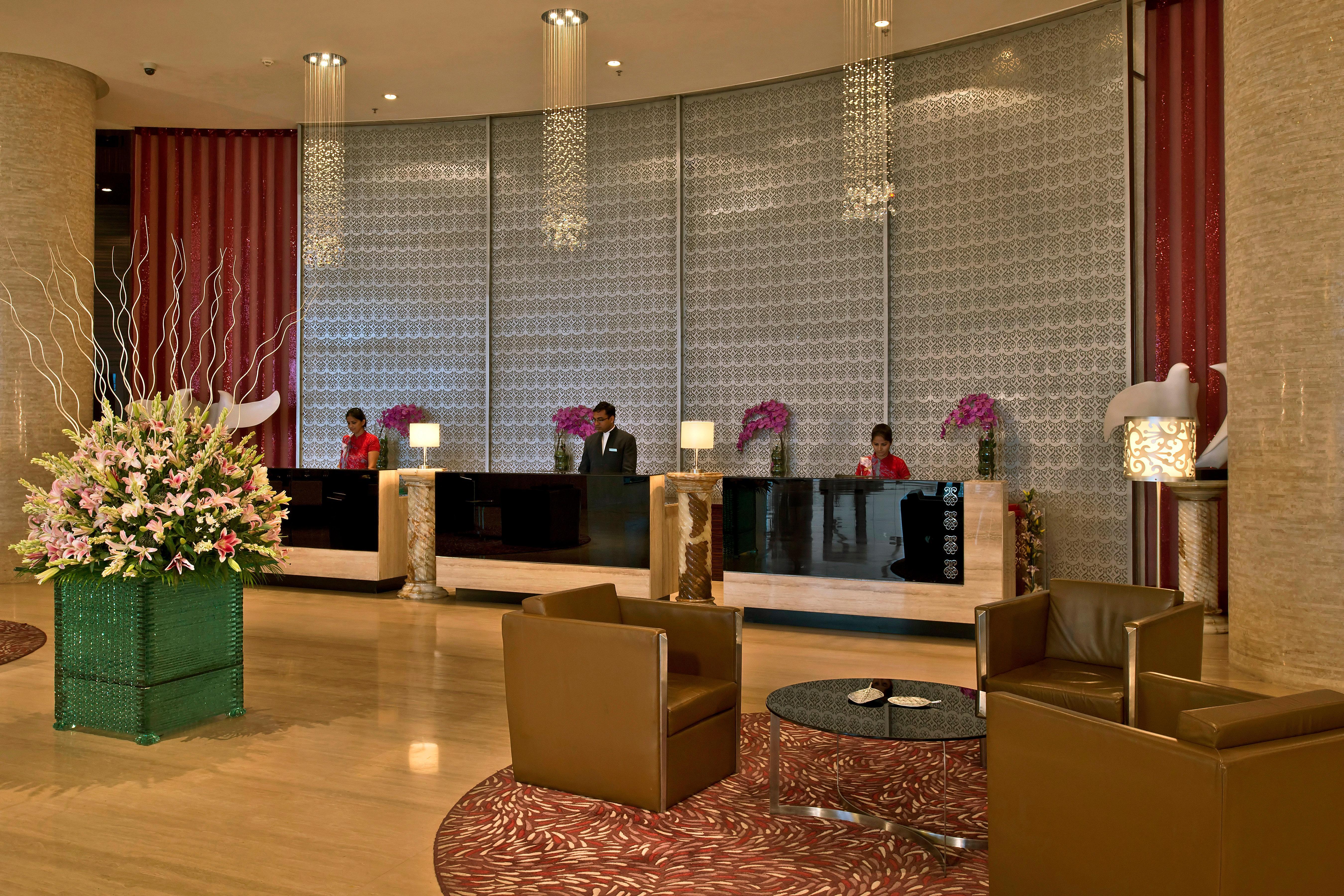 Holiday Inn Chandigarh Panchkula Exterior foto The lobby of the hotel