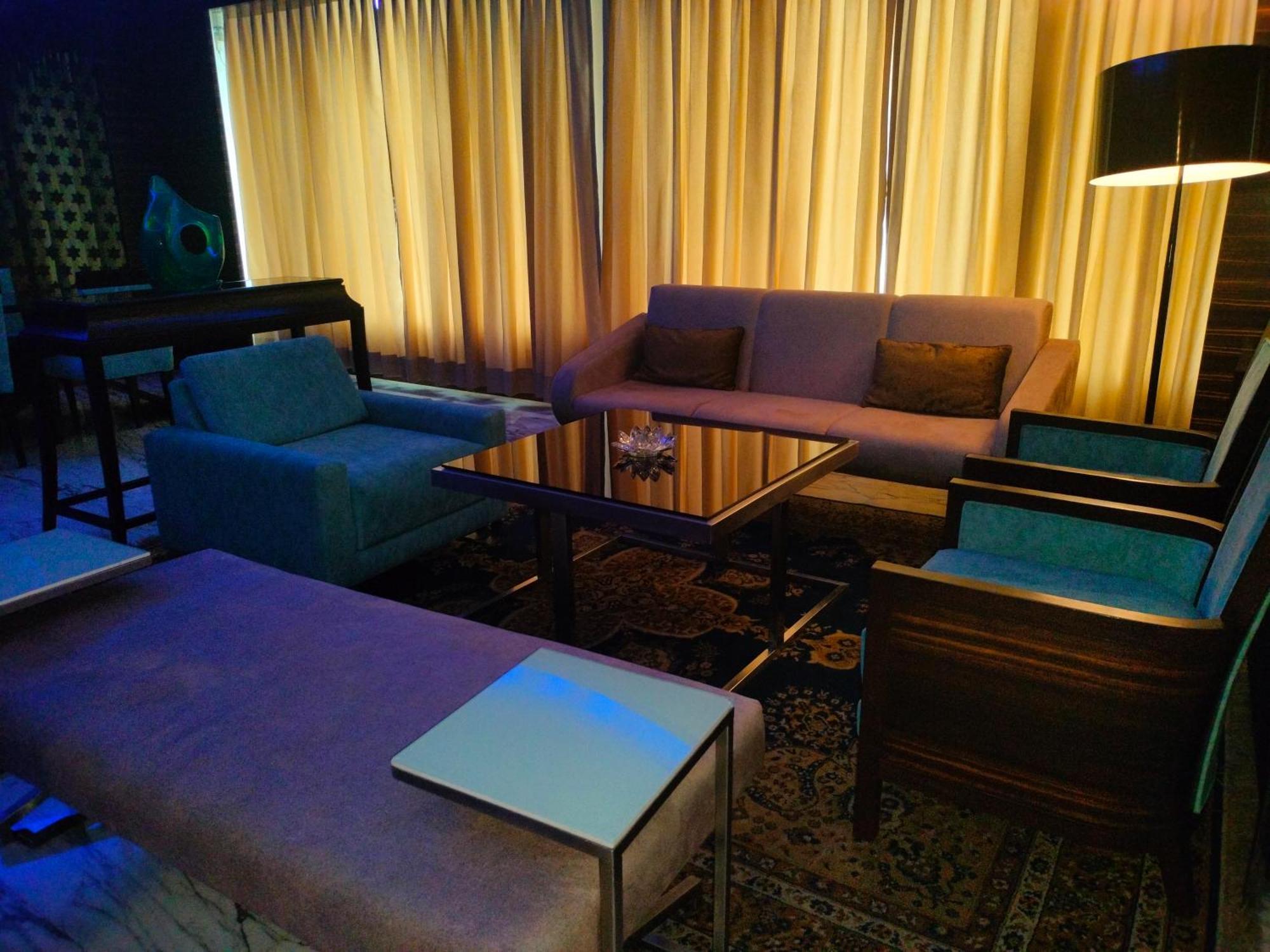 Holiday Inn Chandigarh Panchkula Exterior foto The interior of the lounge