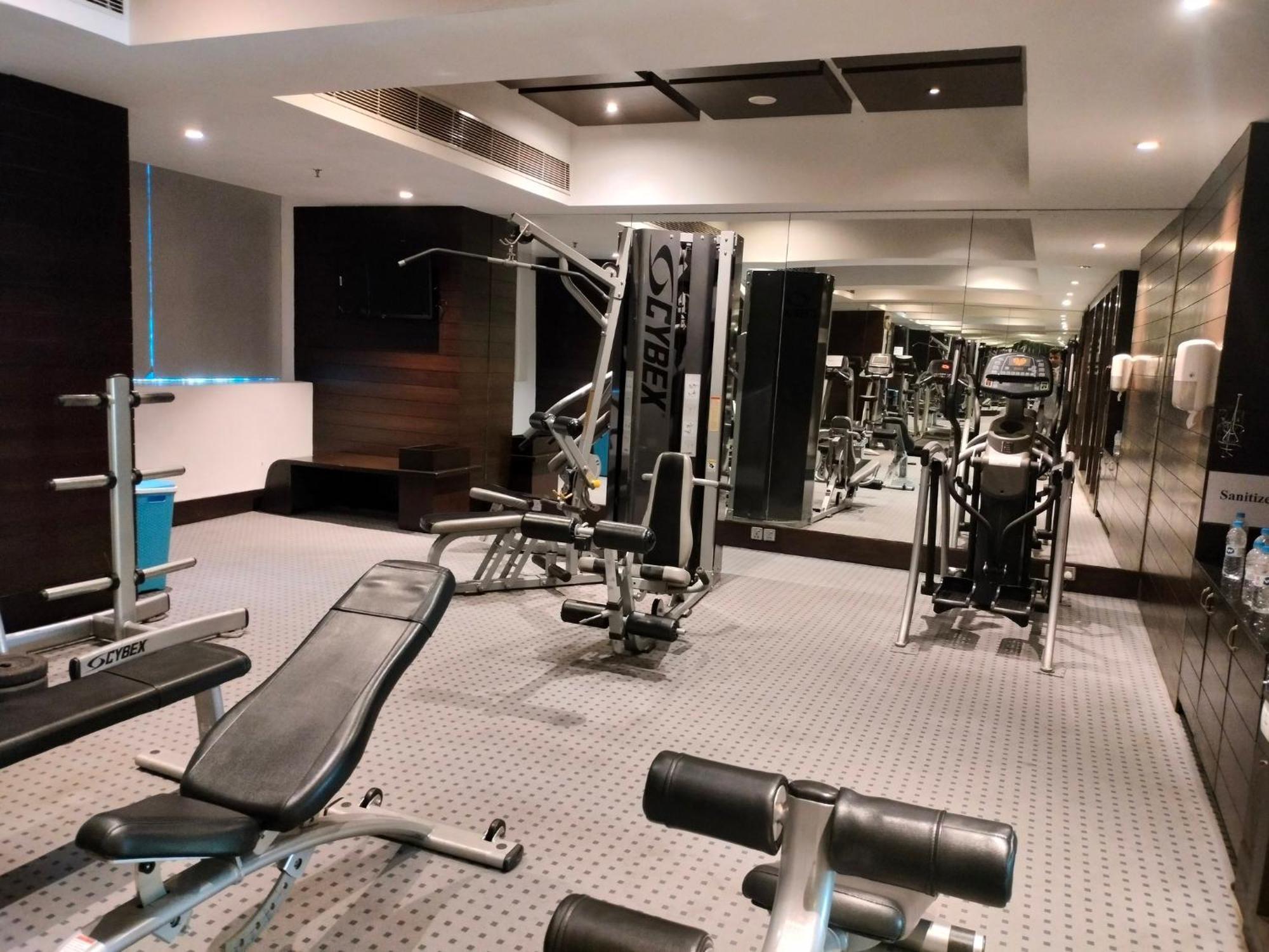 Holiday Inn Chandigarh Panchkula Exterior foto The gym at the Taj Mahal Palace